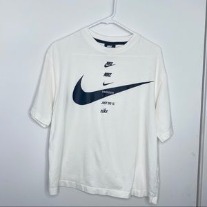 Nike T Shirt Size Small